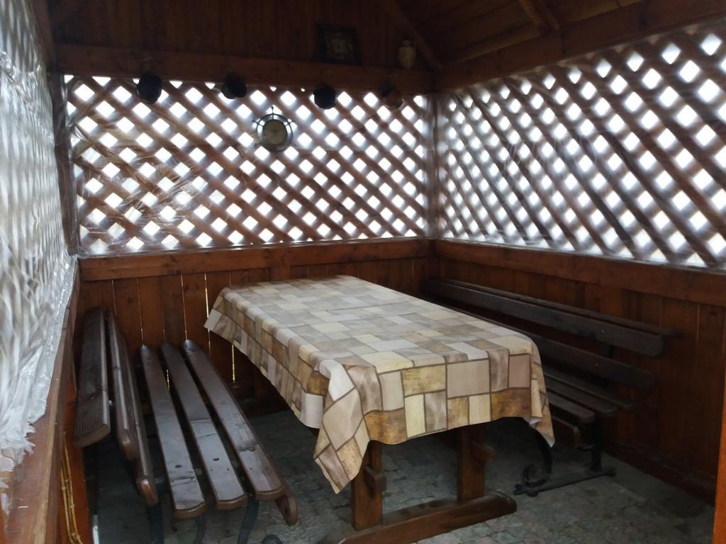 Bee House Hotel Boekovel Buitenkant foto